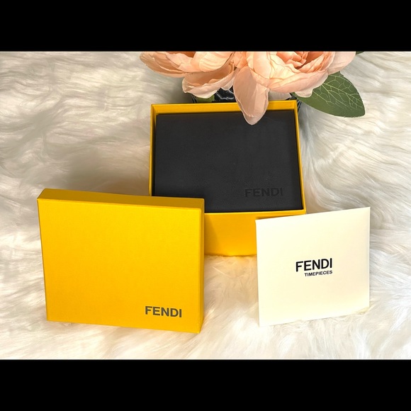 Authentic FENDI women’s Watch - Picture 6 of 7